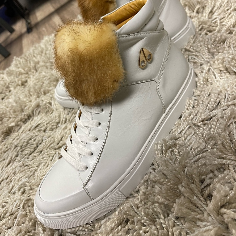 MOOSE KNUCKLES - White High Tops with Fox fur